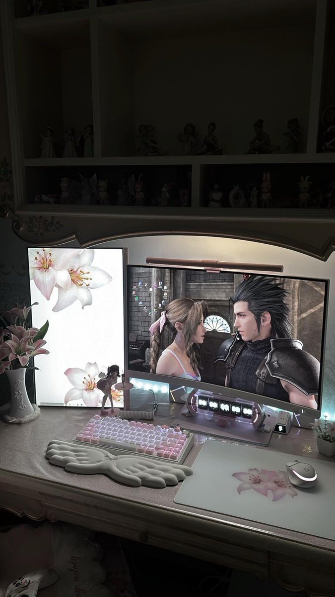 ClustrsOfficial's tweet image. space, my therapy, my vibe ◽️🎀

#techtok #fypシ #aesthetictech #setupinspo #softgirlsetup #setup #desktour #foryou #clustrs @lunettamiu