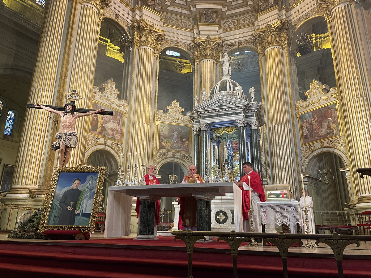 “Dando gracias a Dios, acogemos las reliquias del beato Miguel Romero, natural de Coín”.