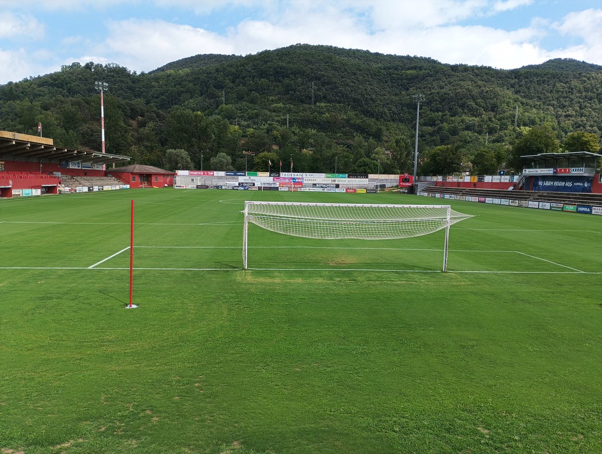 exjugadors.ueolot (@exjugadorsueolo) on Twitter photo Aixi està aquesta hora al Municipal <a href="/UEO1921/">Unió Esportiva Olot</a>, impecable x al partit contra al <a href="/CESabadell/">CE Sabadell 🧅</a> temperatura ara 23graus <a href="/Arlekinatscom/">Penya @rlekinats.com</a> Aixi està aquesta hora al Municipal <a href="/UEO1921/">Unió Esportiva Olot</a>, impecable x al partit contra al <a href="/CESabadell/">CE Sabadell 🧅</a> temperatura ara 23graus <a href="/Arlekinatscom/">Penya @rlekinats.com</a>