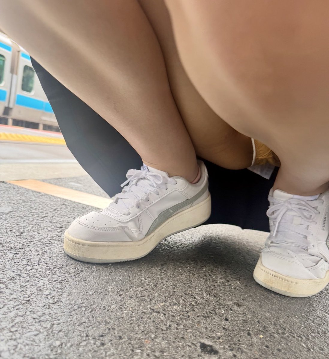 肌と同色だったはず(ﾟoﾟ;;
やけたー

#パンチラ
#ミニスカ
#下尻