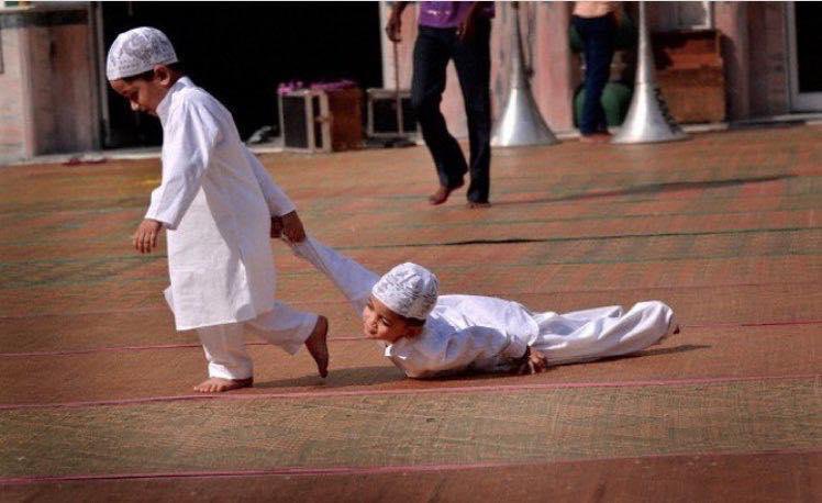 و لا ترض إلا برفيق يأخذك إلى طاعة الله ولو غصباً 💓
