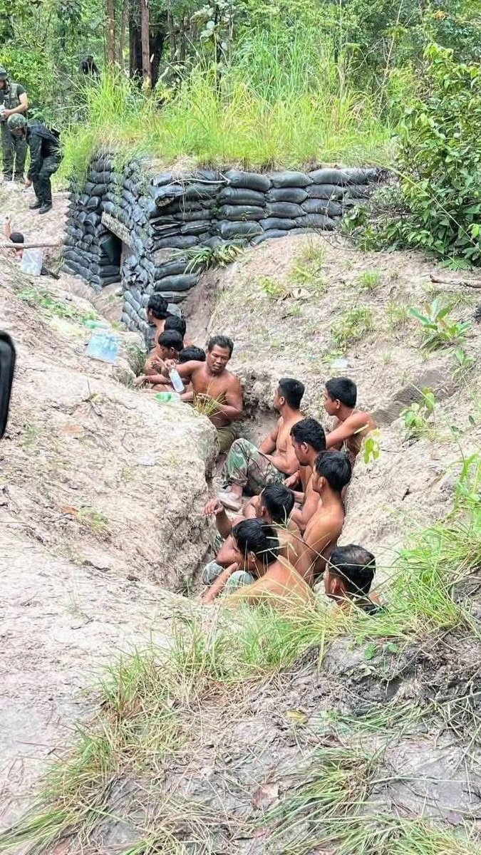 Sopheapsocheata's tweet photo. @Wanwanapple2020 @cnni Tell me why you don’t release our soldiers? https://t.co/PhGwIrTuxq