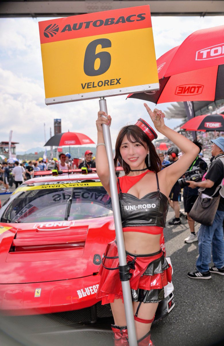 8.2富士スピードウェイ
本日初のグリッド担当しました🥰💓

私たちが応援する6号車は15位でした

明日もまだ予選と決勝がありますので引き続き応援よろしくお願いします🙇‍♂️✨️ https://t.co/ZE0bjfg2H2