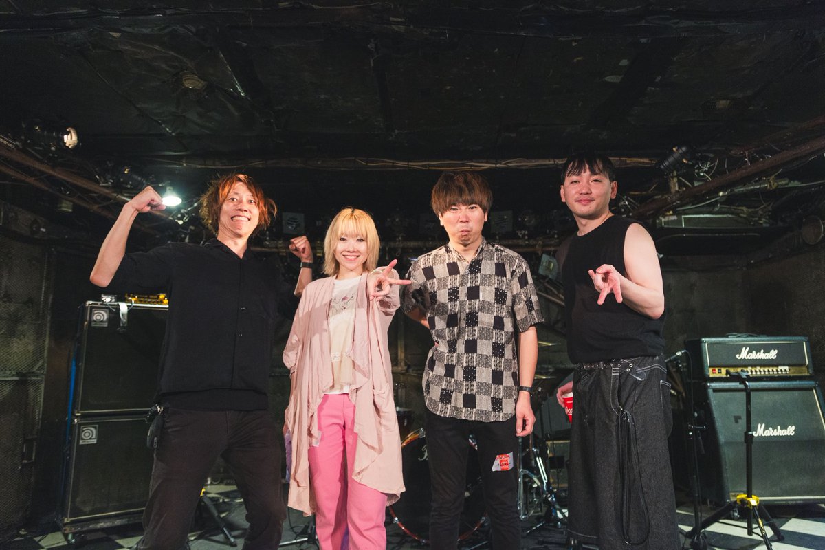 みんなあーーー！
今日はありがとうーーー！！！
下北沢SHELTER、茶封筒、宇宙団も
みんなありがとうございました！！！

set list
1. KAWAGOE SUPER SMASH!
2. ちょっと思い出しただけ
3. ロストイントーキョー
4. 追街
5. REUNION
6. blue eyes youthful dragon

10/25(土)西荻窪Flatで企画やる！