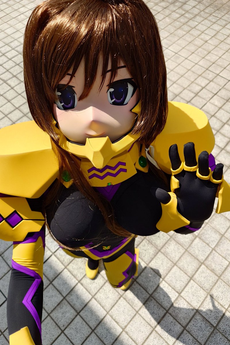 「セーラームーン！」と沢山声を掛けられました。

セーラー戦士のコスチュームとは大分乖離がありますが。

戦士には違いない🤗
#コスサミ2025 

篁唯依（たかむら　ゆい）