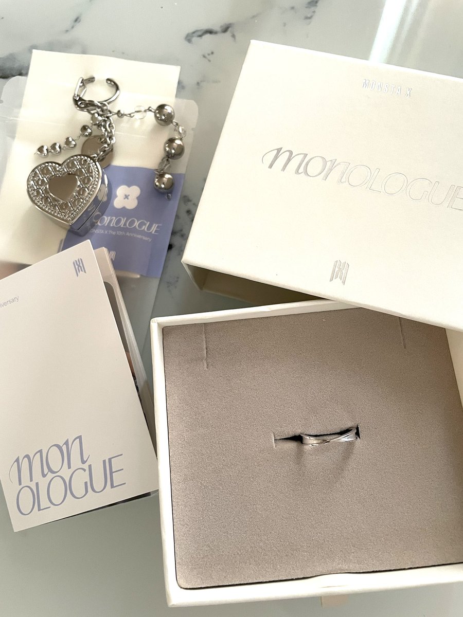 M0518Yuuki's tweet image. グッと近くに感じちゃうグッズ届いた💕
#MONSTA_X 
#MONSTAX_MONOLOGUE