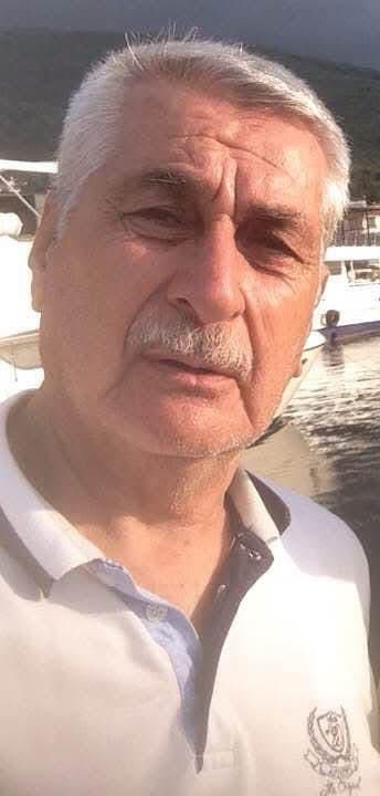 Bir ömür vakar,ilim ve irfanla geçti
Nice gencin kalbine dokunan, adanmış bir ömrün adıydı #MuvaffakYükseloğlu hocamız
Şimdi bir yıldız daha kaydı bu fani âlemden ebediyete
Topraktan gelip toprağa giden sadece bedendir.Kul,Allah’tan gelir, Allah’a döner.
Rabbim rahmet eylesin.