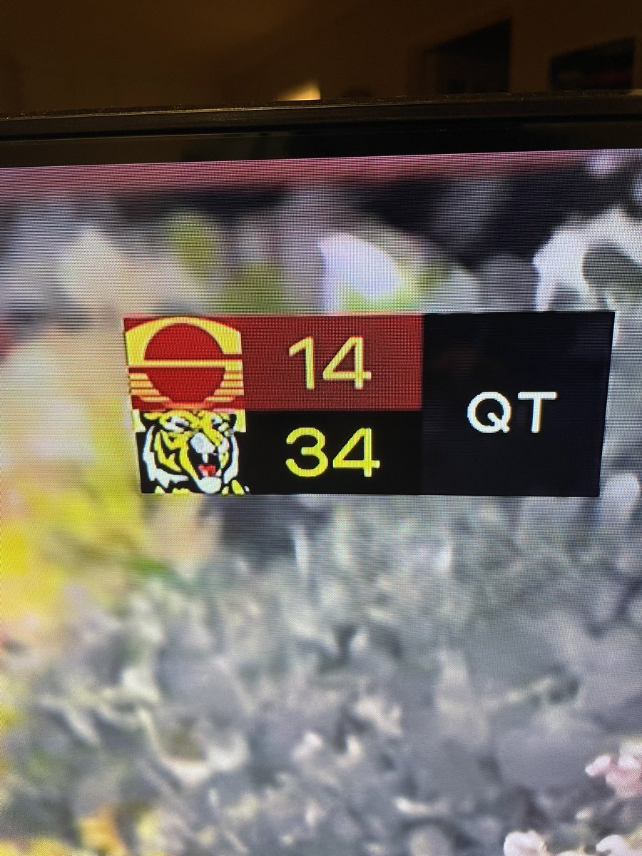 Fox has wrong logos in quarter time screen <a href="/FOXFOOTY/">Fox Footy</a>