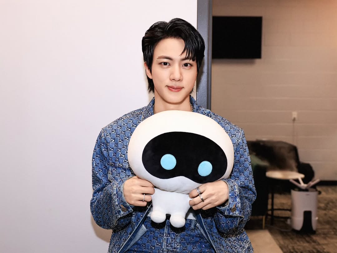 ItalianArmy_fam's tweet photo. 📷 IG| Post di WOOTTEO con JIN

[Trad.]” Galleria di Wootteo aperta
Ho preparato <le foto di> Jin con impegno
Newark è stata divertente “

©Rio
#RUNSEOKJIN_epTOUR_US
#RUNSEOKJIN_epTOUR_NEWARK
#JIN #KIMSEOKJIN #BTS https://t.co/1O5D30gHYL