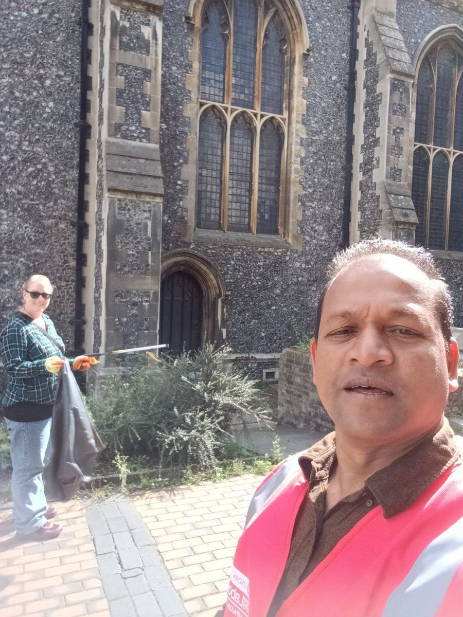 This morning Julie, Jose and I joined volunteers clearing litter from Minster Gardens. We were given a warm welcome, filled several bags of waste, and were given a tour of the Minster and a cuppa after. They do this on the first Saturday of every month. Do join them next time!