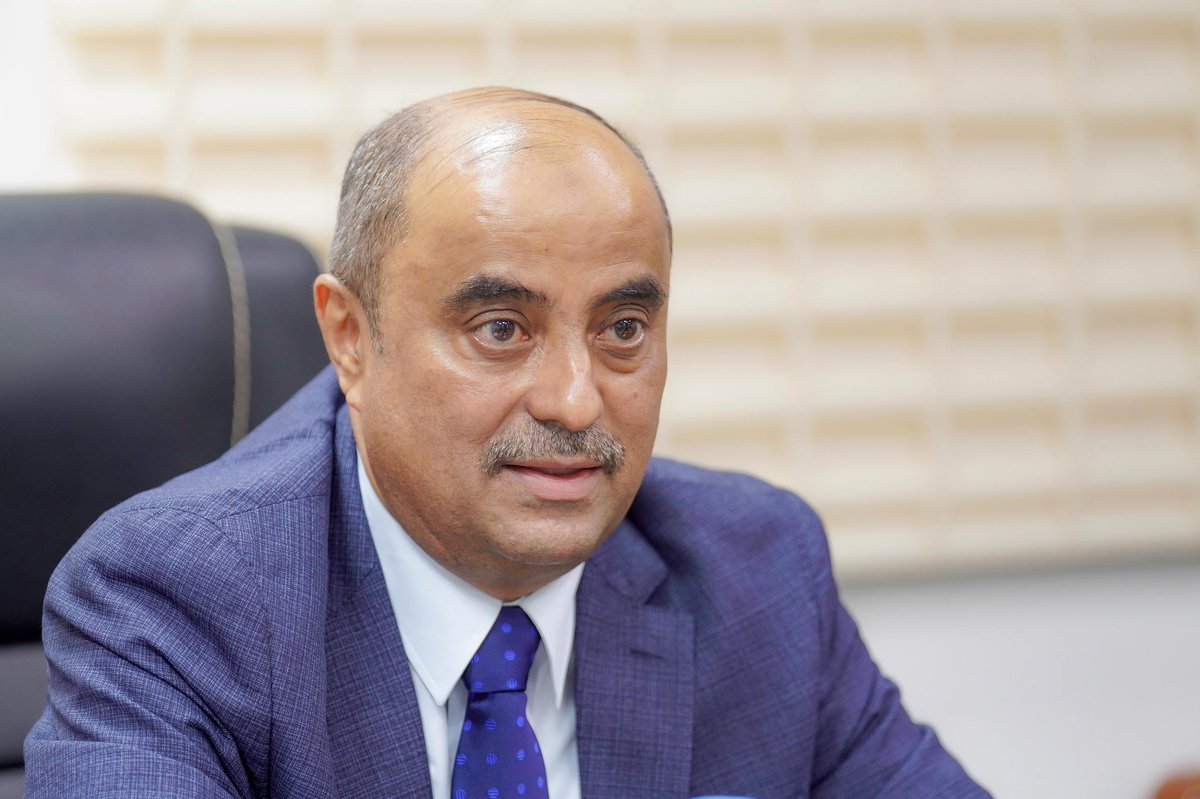 #عاجل| 

رئيس الوزراء بن بريك يزور ديوان وزارة الصناعة لمتابعة جهود ضبط الأسعار.
#شبوة_حرة