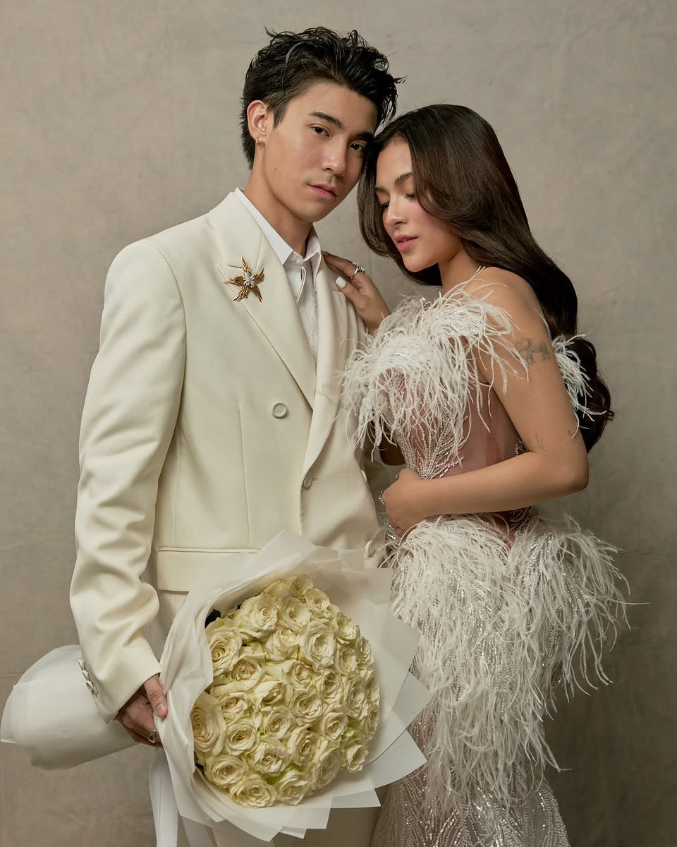 japsmikbrent's tweet image. &quot;COUPLE OF THE NIGHT&quot; 💐❤️‍🔥

2024                                      2025

Love you babies!!🥺🤍
#GMAGala2025
#MikBrent
#JulieVer