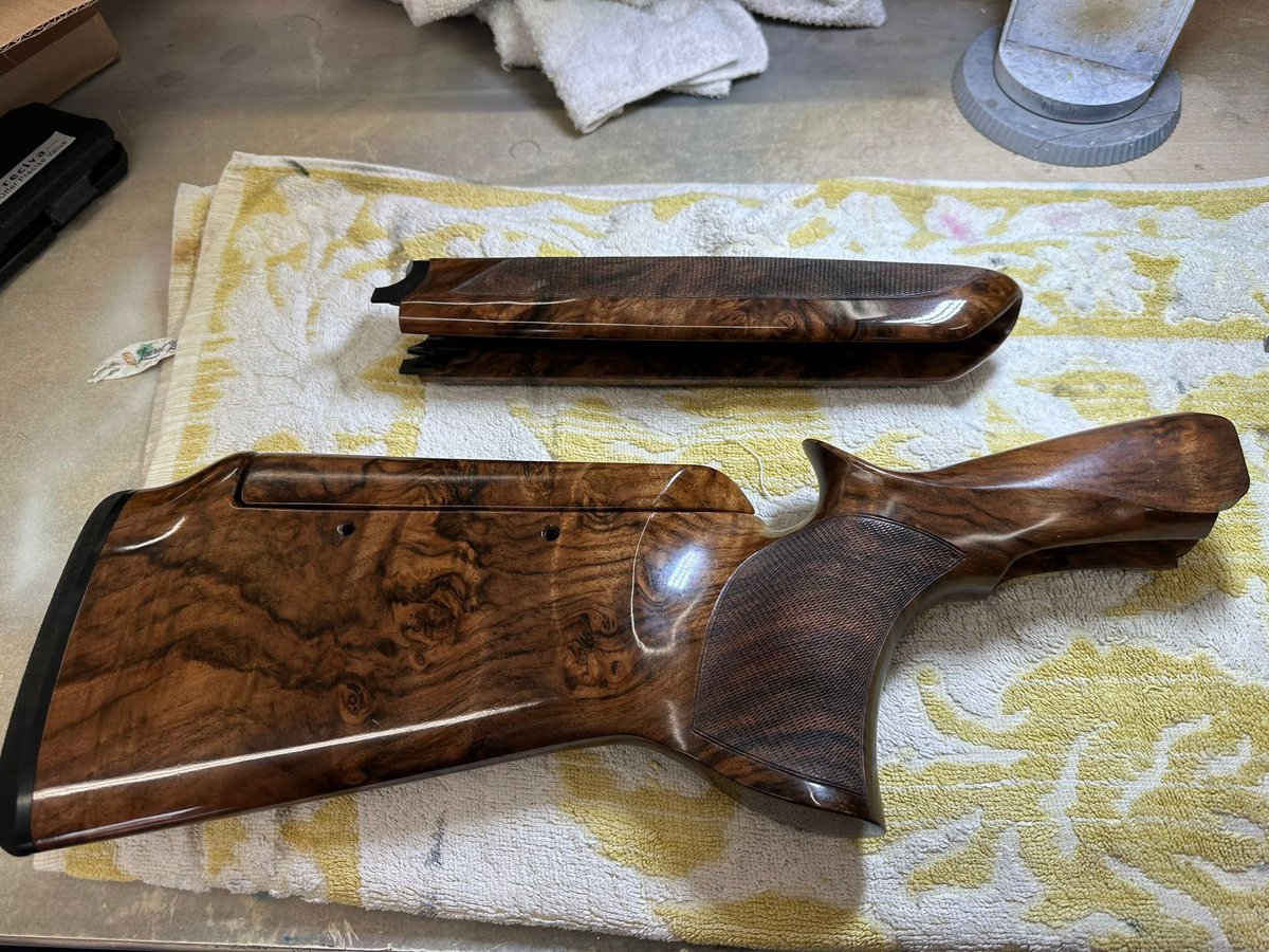 Customstockz tweet media