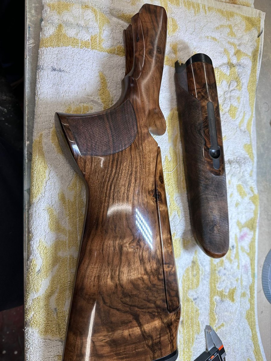 Customstockz tweet media