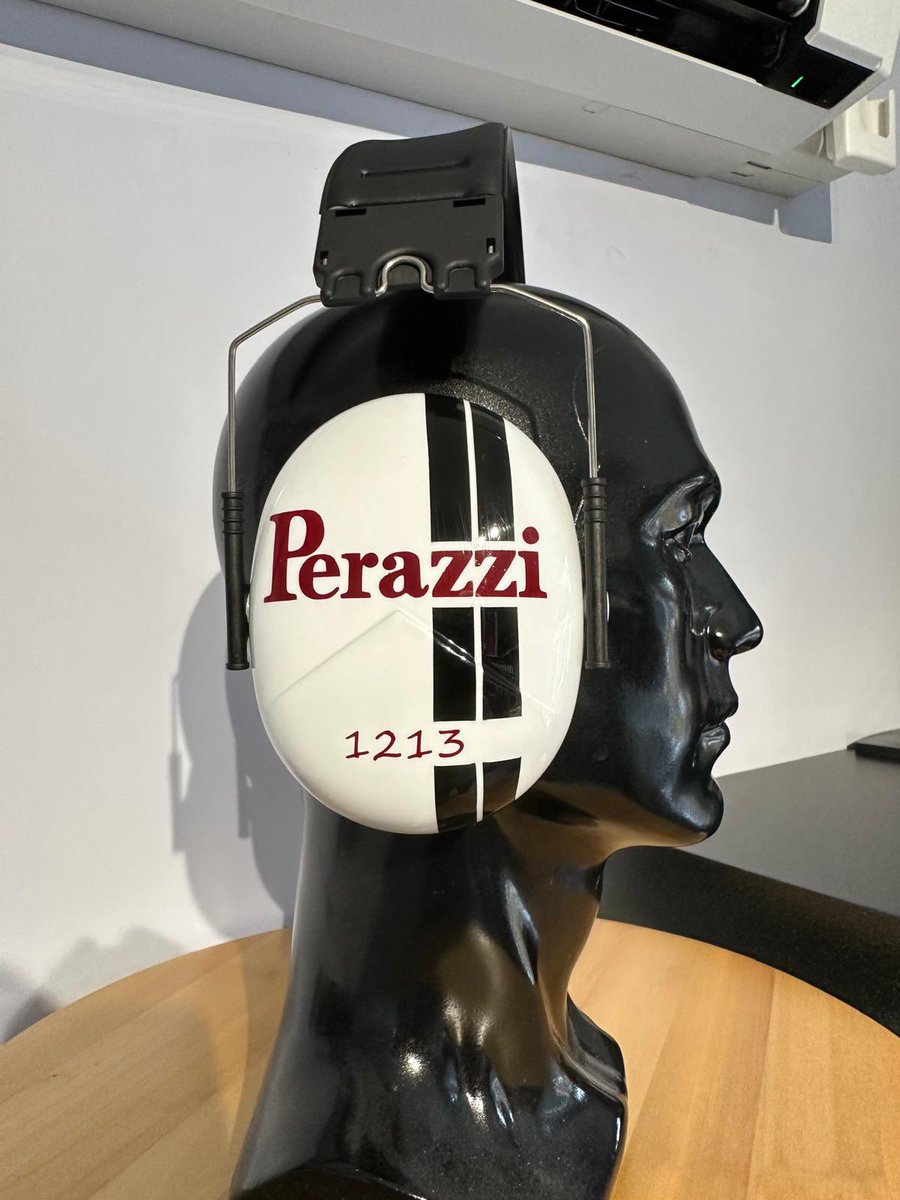 Customstockz's tweet image. Swatcom ear defenders, airbrushed in Perazzi design. #swatcom #perazzi