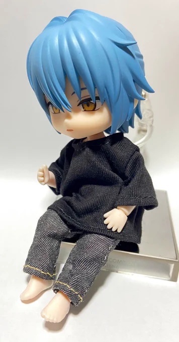 100均の靴はピッタリだったけど服は大きかった。(ちゃんとサイズ明記されてたのに確認せず買った)後ろ姿可愛すぎん…?最後のは鼻息荒くして買ったデカくて着れない激キャワ下着とドン引きネロさん