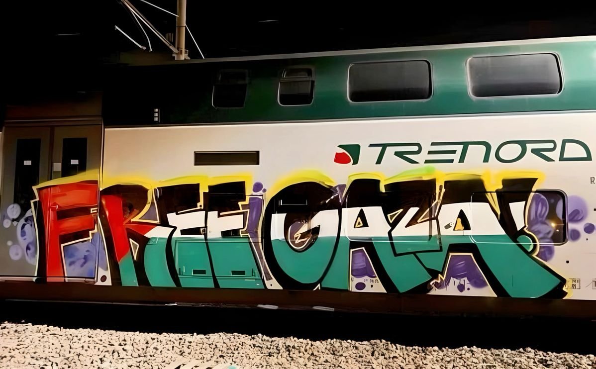 "Free Gaza" 

🇵🇸 Solidarity graffiti for Palestine.