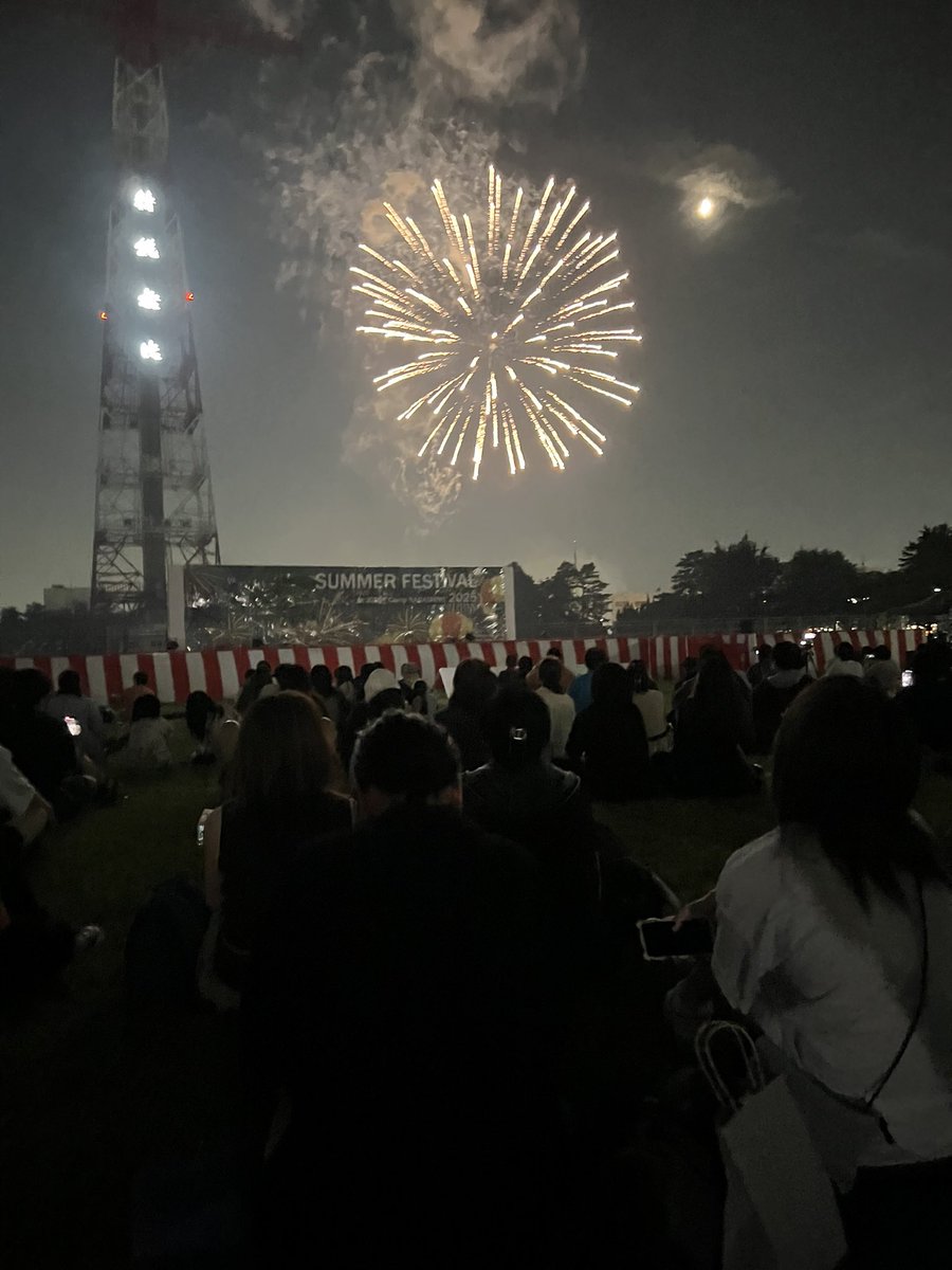 Cherry417Yuko's tweet photo. 習志野駐屯地で花火を見ました。 https://t.co/yN297vuk4t