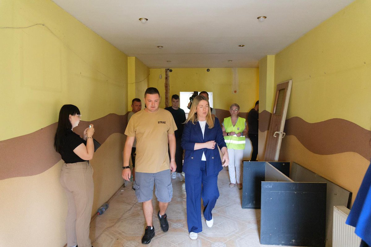 🔸Wiceminister <a href="/magda_roguska/">Magdalena Roguska</a> na Dolnym Śląsku: Rządowa pomoc przekroczyła 8 miliardów złotych. Trwa odbudowa po powodzi

💬 Proces odbudowy będzie trwał do momentu, w którym będziemy pewni, że przywróciliśmy wszystkie kluczowe inwestycje – podkreśliła wiceminister <a href="/magda_roguska/">Magdalena Roguska</a>