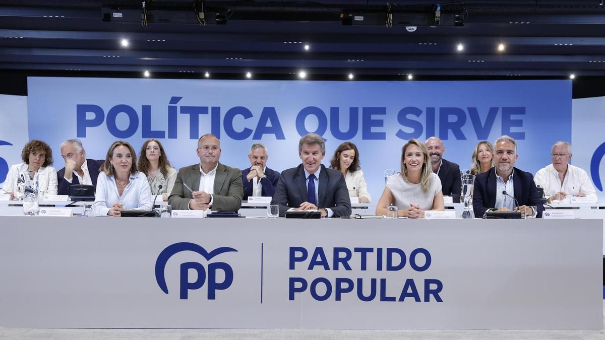 Es mas deplorables el racismo interesado del PP que el de los burros de la ultraderecha.
Feijoo es asquerosamente despreciable. ¿Hasta dónde estará dispuesto a degradarse y caer tan bajo para llegar a la Moncloa ?