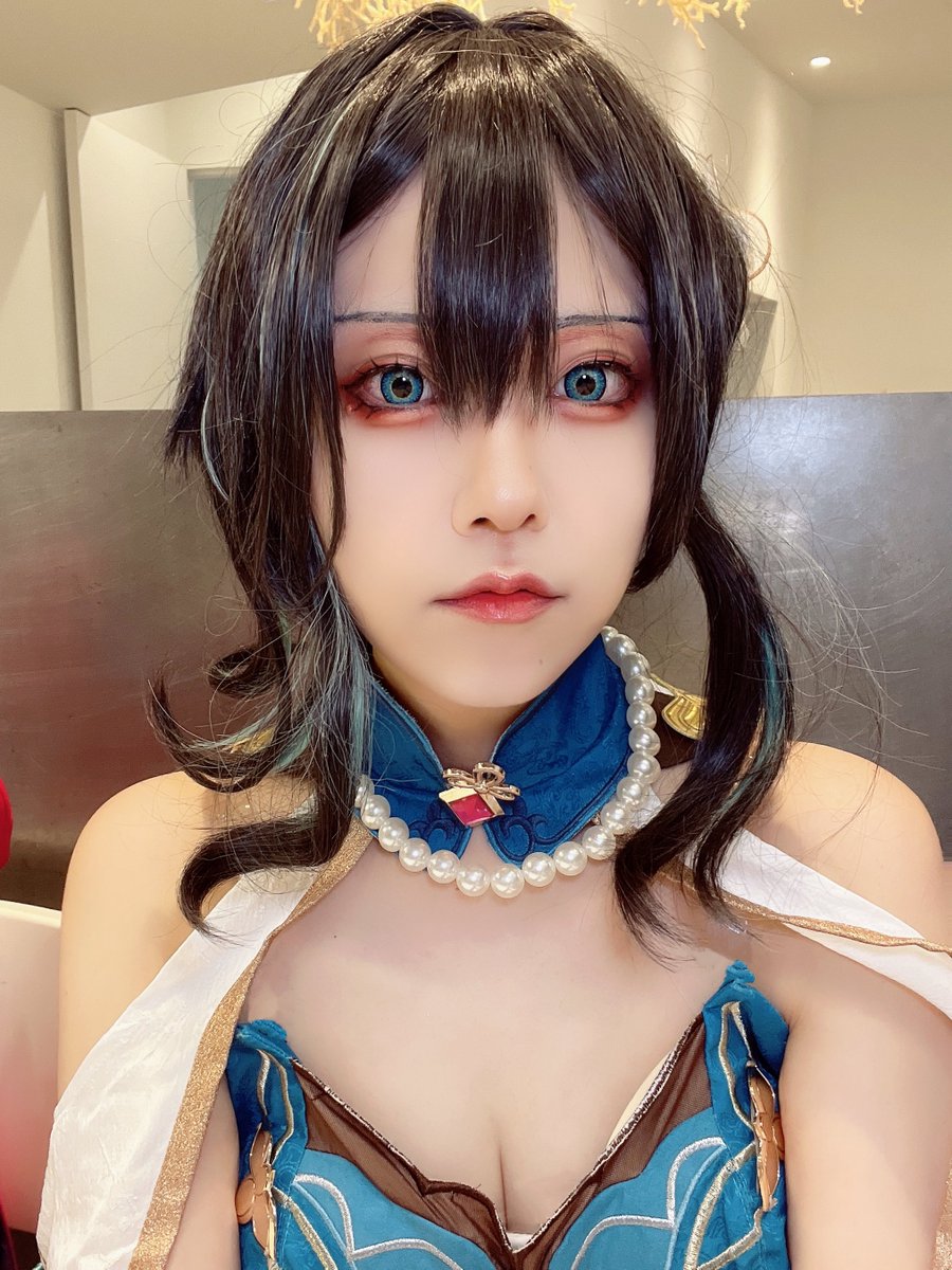 ベースから1時間そこそこで塗った顔にしては中々頑張った気がする