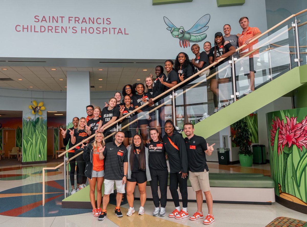 The investment made by the Cowgirls was on another level this summer…
5 camps ✅
50+ hours community service✅
100+ hours of team building and learning the Cowgirl brand 🤠

This group loves hard work and each other. Can’t wait to see what’s next! 🧡