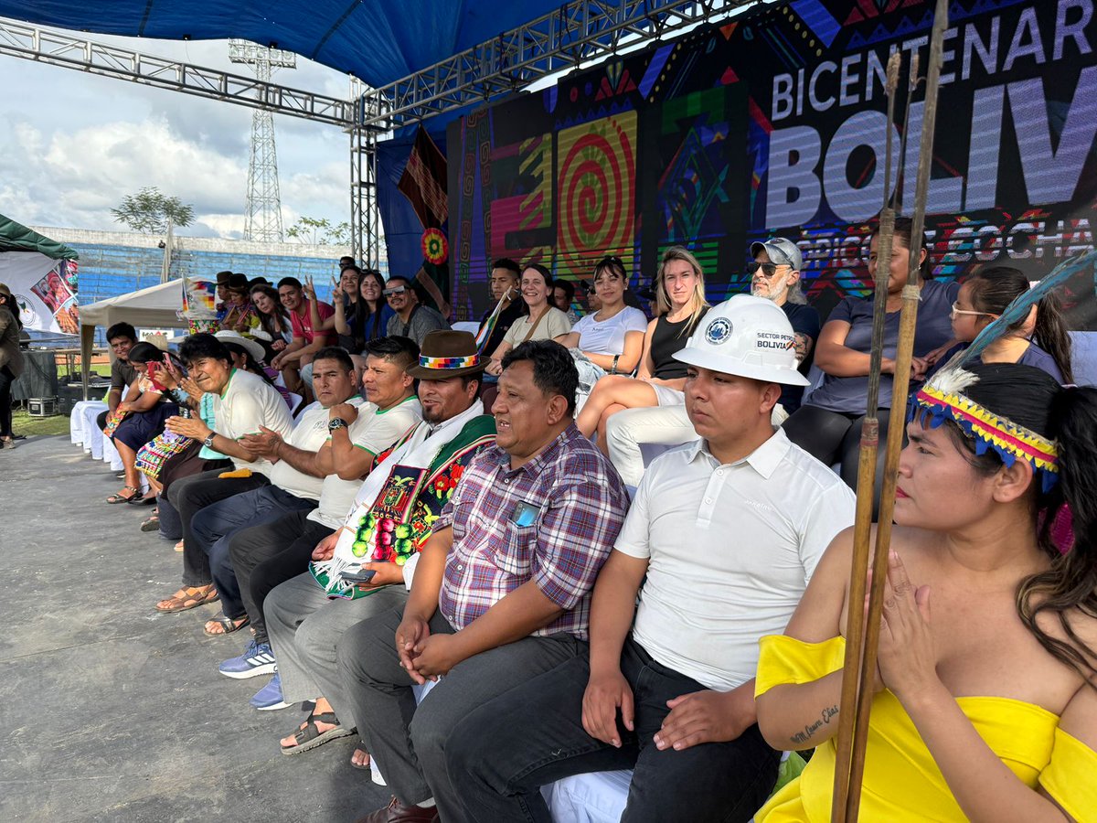 🇧🇴 La CTA acompaña al hermano Evo Morales en el Encuentro Internacional de RUNASUR, que comienza hoy en el municipio de Ivirgarzama, Trópico de Cochabamba.

En el marco del Bicentenario del Estado Plurinacional, este espacio fortalece la articulación regional por una América
