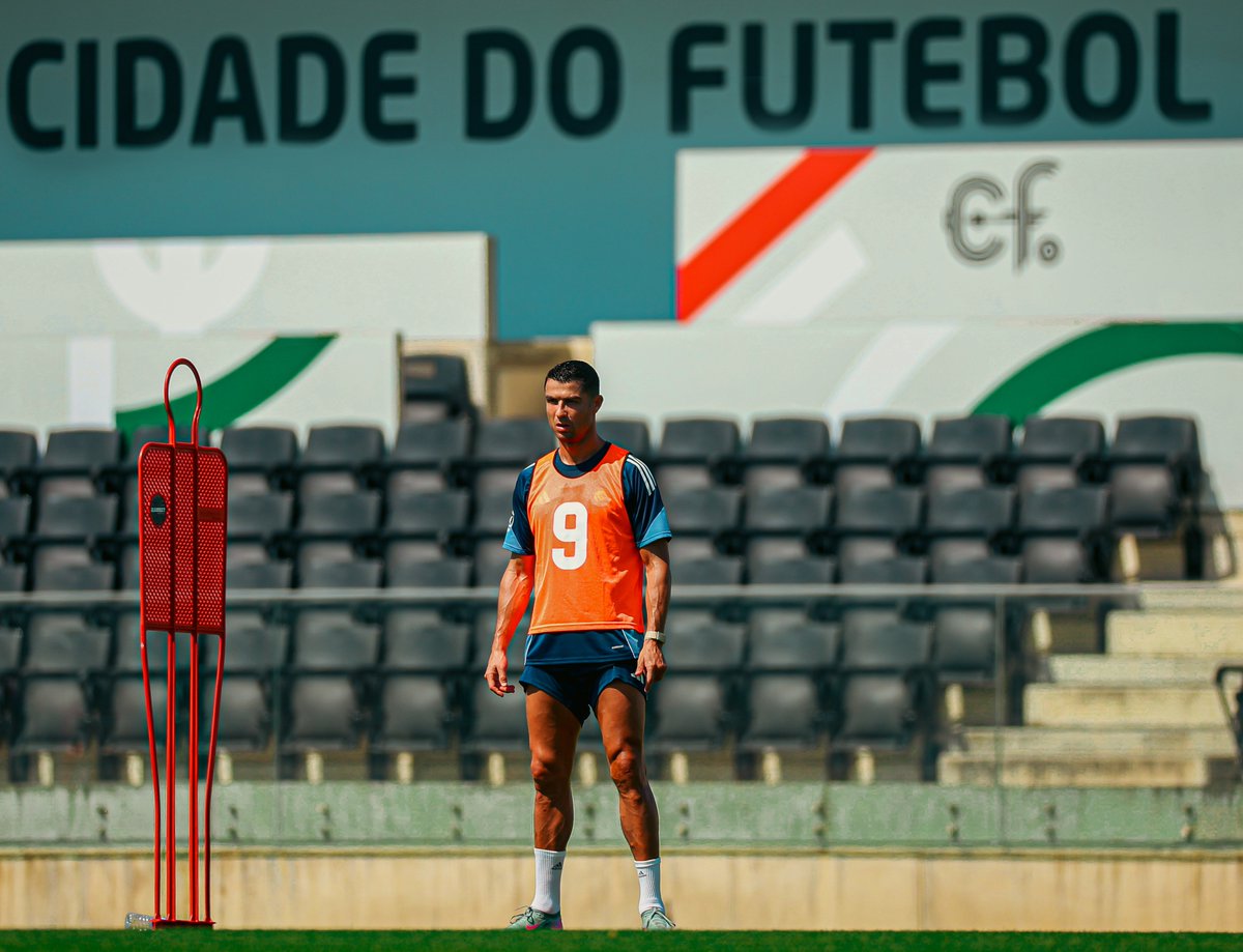 "CIDADE DO FUTEBOL" 🐐
"مدينـة كــرة القــدم" 🐐
#النصر_في_البرتغال⁩ 🇵🇹