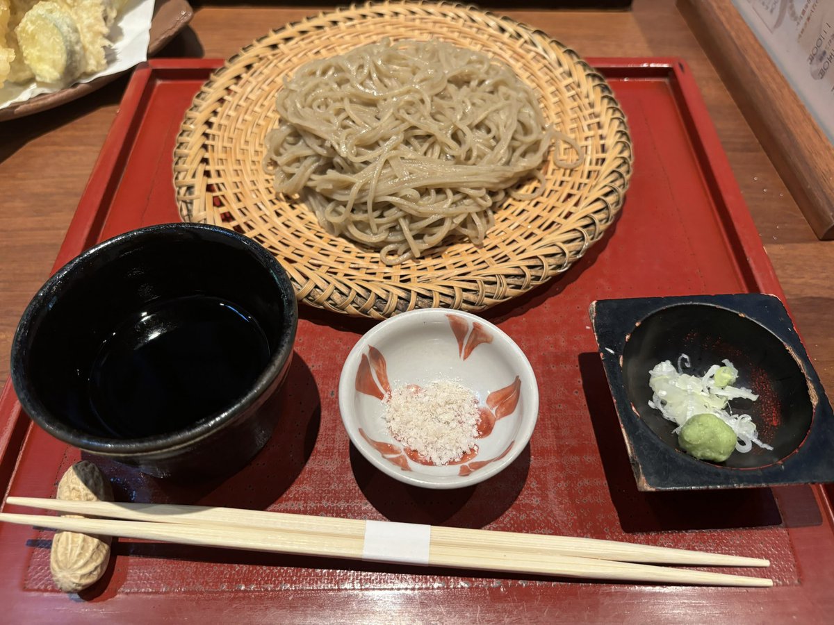 何か今日は頭の中でFACE TO FACE流れてると思ったら1年前は金沢MOTHERだったのか
SLAVEで埋め尽くされた蕎麦屋懐かしいな