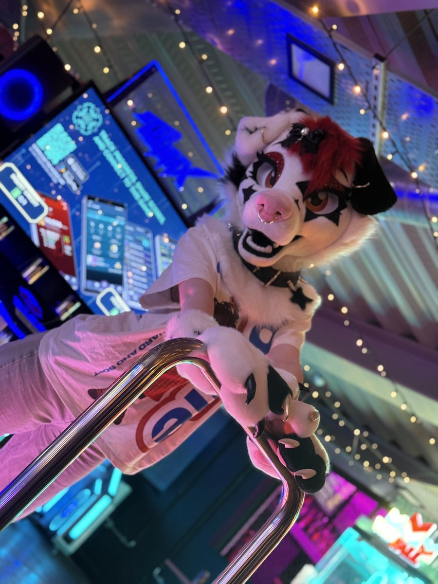 She’s serving today 🥰

📷<a href="/crypticlizards/">Cryptic ➡️megaplex</a>