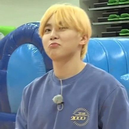 iloveboohan's tweet image. pouty ( ˘ ^˘ )