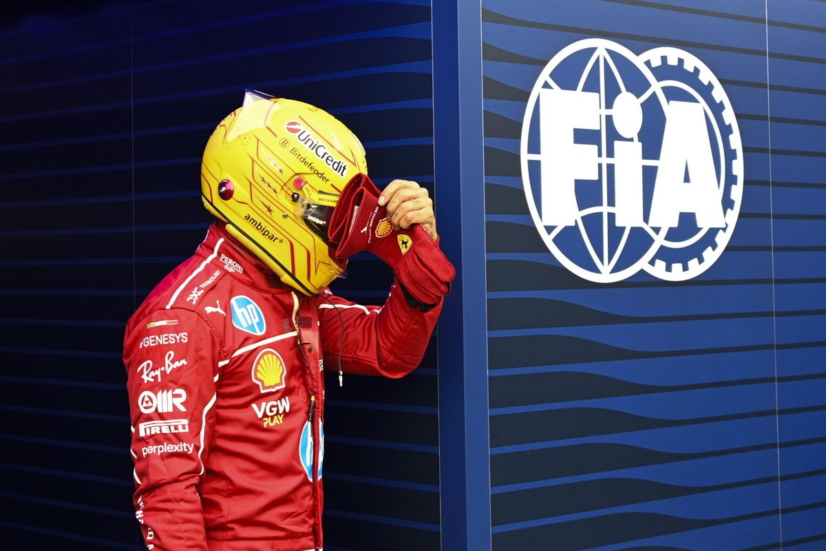 Hamilton: "Non so davvero cosa dire, non ho una risposta. Forse bisogna cambiare il pilota perchè evidentemente è possibile portare in pole position questa vettura".

La peggiore cosa che possa uscire dalla bocca di un campione. Lewis si è arreso! #Ferrari #HungaryGP