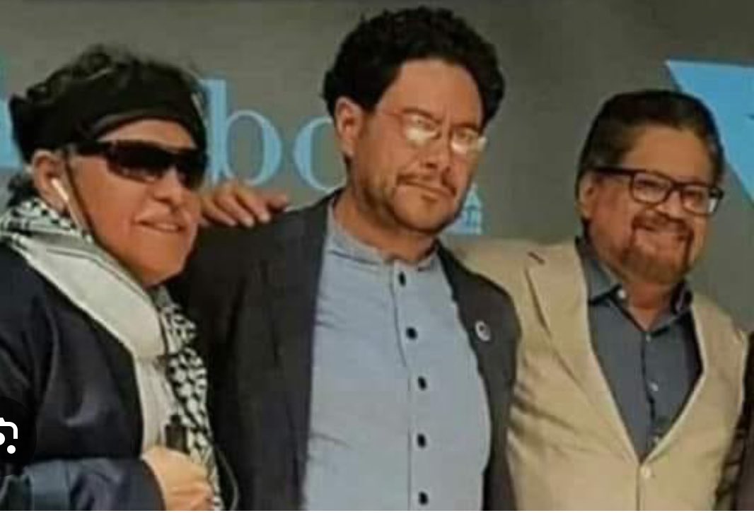 emejotagonzam's tweet photo. @tomasuribeEco @IvanCepedaCast No se les olvide que la Corte que condenó a Uribe es la misma que perdió el Computador de Reyes (nombraban a Cepeda) dejó escapar a Santrich y Márquez no investiga la FARCpolitica y es la misma que respaldó el falso testimonio de Monsalve y defendió a Cepeda, todo muy claro. https://t.co/D7jTspQOC5