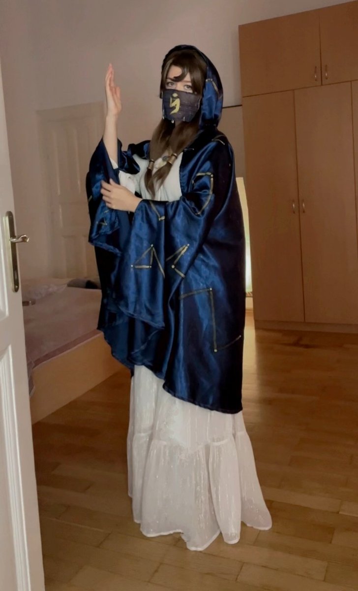 okie here is another one of my cosplays!!!

lamiroir cosplay (updated)
the most amazing design of all ace attorney games in general. starry sky cape, flowing hair, mask, dress - everything is so ungodly beautiful 

#AceAttorneyCosplay
#LamiroirCosplay
#Lamiroir
#AceAttorney