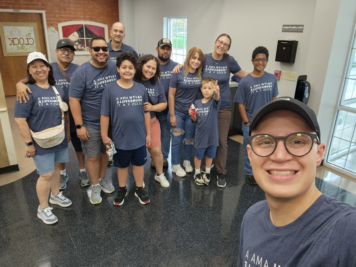 🙌 ¡Qué mañana tan increíble!
Hoy tuvimos el privilegio de servir a nuestra comunidad de Youngsville limpiando las calles del Downtown 🧹 y orando por cada persona que vive en esta área 🙏.

💛 ¡Amamos servir a nuestra ciudad!

#IrServir #GoServeWeek #ServeNC
