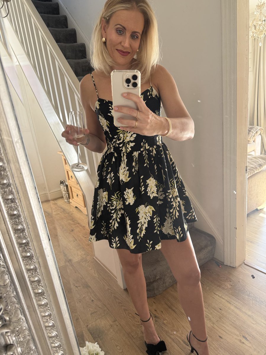 So good to be dressed up 😍💫👸. Best ever dress from ⁦<a href="/hm/">H&M</a>⁩. Ready for goodbyes and celebration’s 🥳