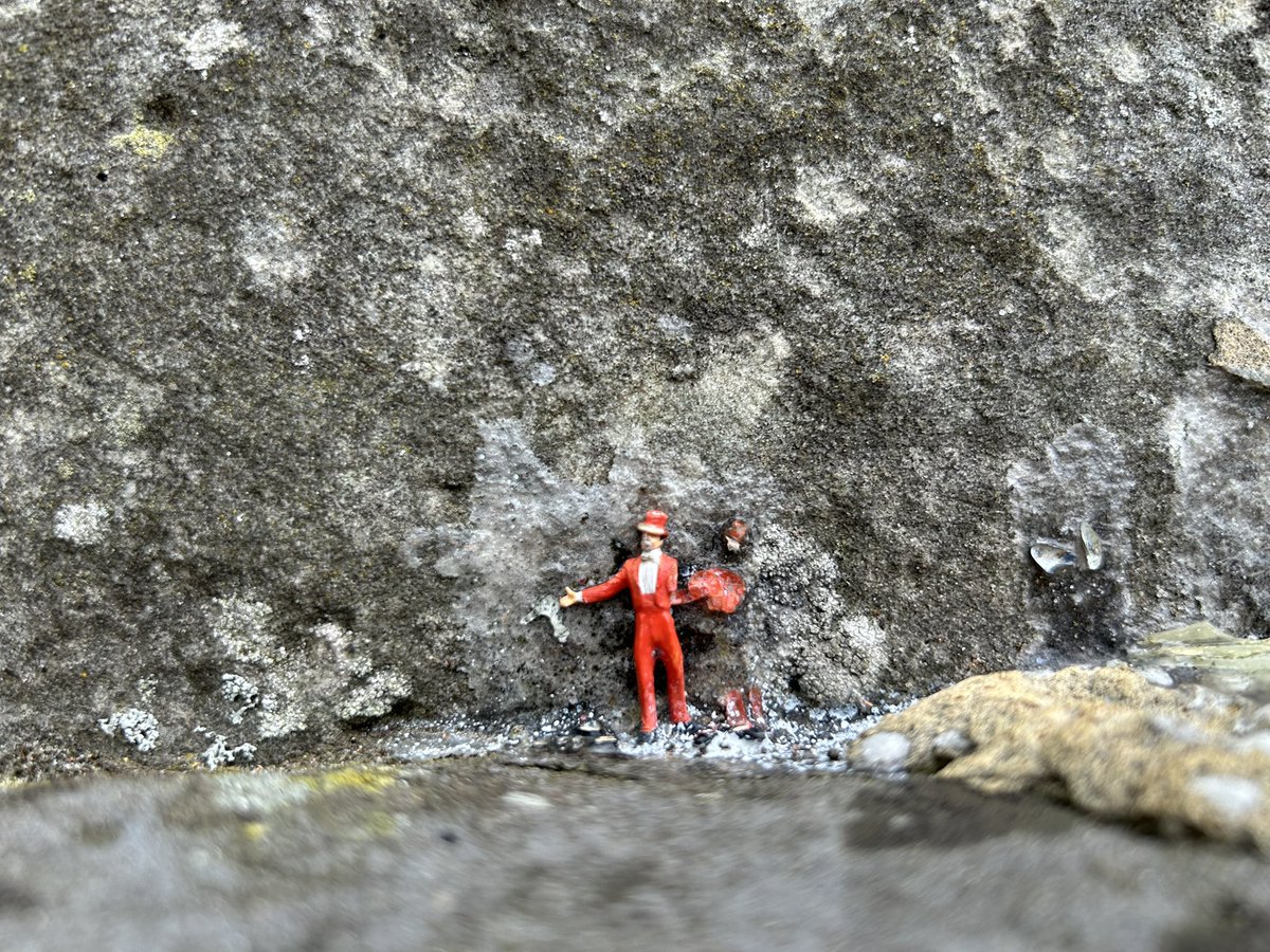 Wat ontzettend leuk, de route (en speurtocht) langs 71 miniature people in Leeuwarden