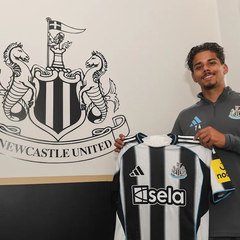 🗣️ Ferreira: “Signing this contract is a truly special moment for me and my family. It is a clear sign that all the hard work, sacrifice and determination is beginning to pay off. Last season was really positive for me, making my #NUFC U21s debut and it was a proud moment to get
