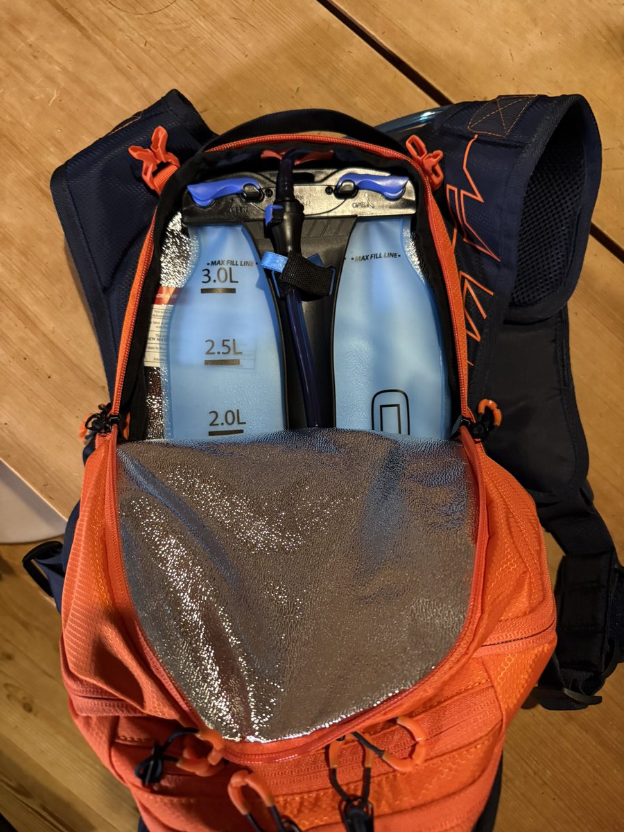 youking29's tweet image. やっちまった😩

ベイシストオート行ったら絶対何か余計に買ってしまう…
ハイドレーションは3L入るし、温まらない

そしてそして、一番のお気に入りはやはり1点式のこのなんていうやつなんやろ⁉️
これが腕動きやすくて最高なんよね
#KTM京都　#ベイシストオート#ハイドレーション　　#OGIO #仲間