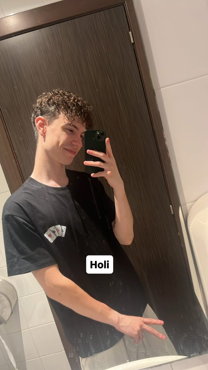 Buenos días por cierto🥰