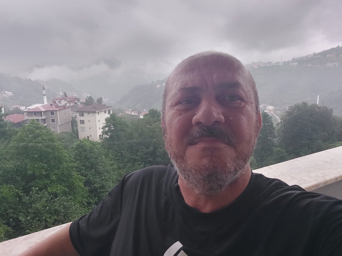 Yağmurlu bir Of gününden tüm dostlara selamlar...