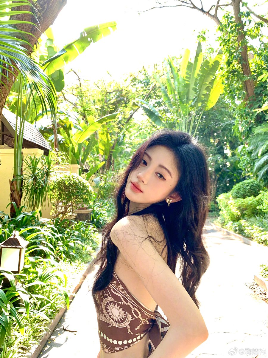 corazon_jy's tweet photo. 250802 쥐징이 웨이보 업데이트 (1/2)
‘😉’
#쥐징이 #鞠婧祎 #JuJingyi #จวีจิ้งอี https://t.co/n5YoQBU4db