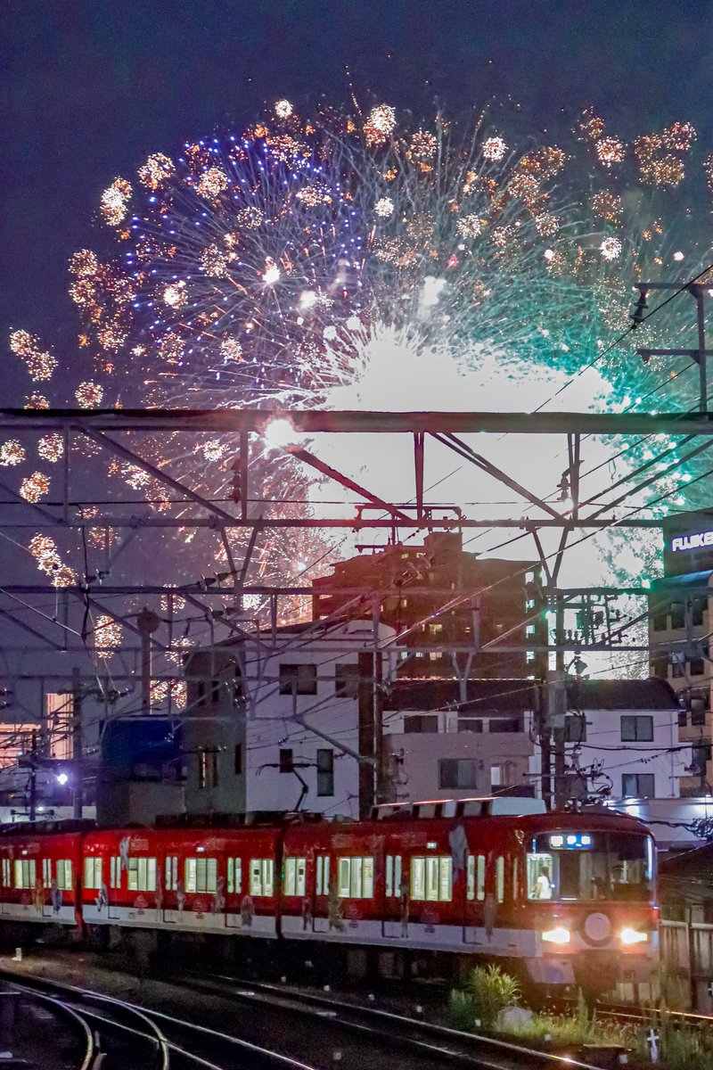 2025.08.02(土)
1892レ 普通 東岡崎
名鉄 3700系 3701F
ポケモン メガスタンプラリー ラッピング

ポケモントレイン× 岡崎花火大会

東岡崎行きに入るということで岡崎へ
ちゃんと入線のタイミングに上がってくれました