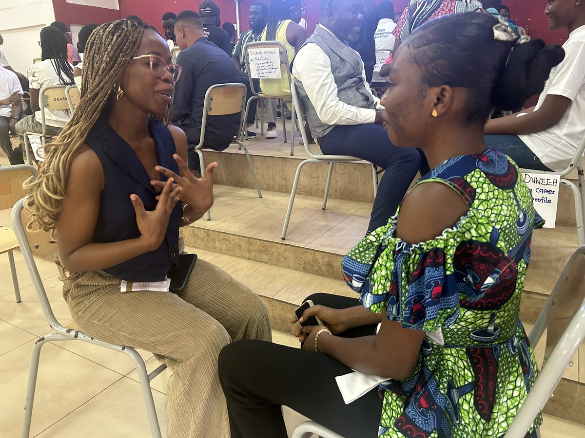 Picture this. 

Kofi Anyidoho Auditorium, #UHASTrafalgar in #HoCity is the scene.  

#Speedmentoring session at Barcamp Ho 2025 is the action. 
Which of these topics that our #bcho mentors are mentoring in interest you?

#bcho25 #BarcampHo
@BarcampHo

Cc <a href="/global1051fm/">Exceeding The Limit📻</a> <a href="/west975fm/">West FM 97.5MHz</a>