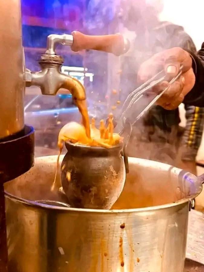 بے شک اس نے چاۓ کو میرا رقیب  بنا رکھا ہے 

سچ یہ ہے کہ ایسی رقابت میں بھی مزہ رکھا ہے
<a href="/TS40_/">Tashvi💕💞</a>