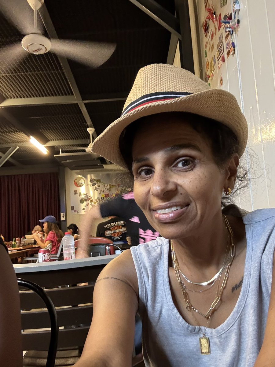 OmaimaFagier369's tweet image. first ad t time in this place…. wow 😮 

#bbqbar