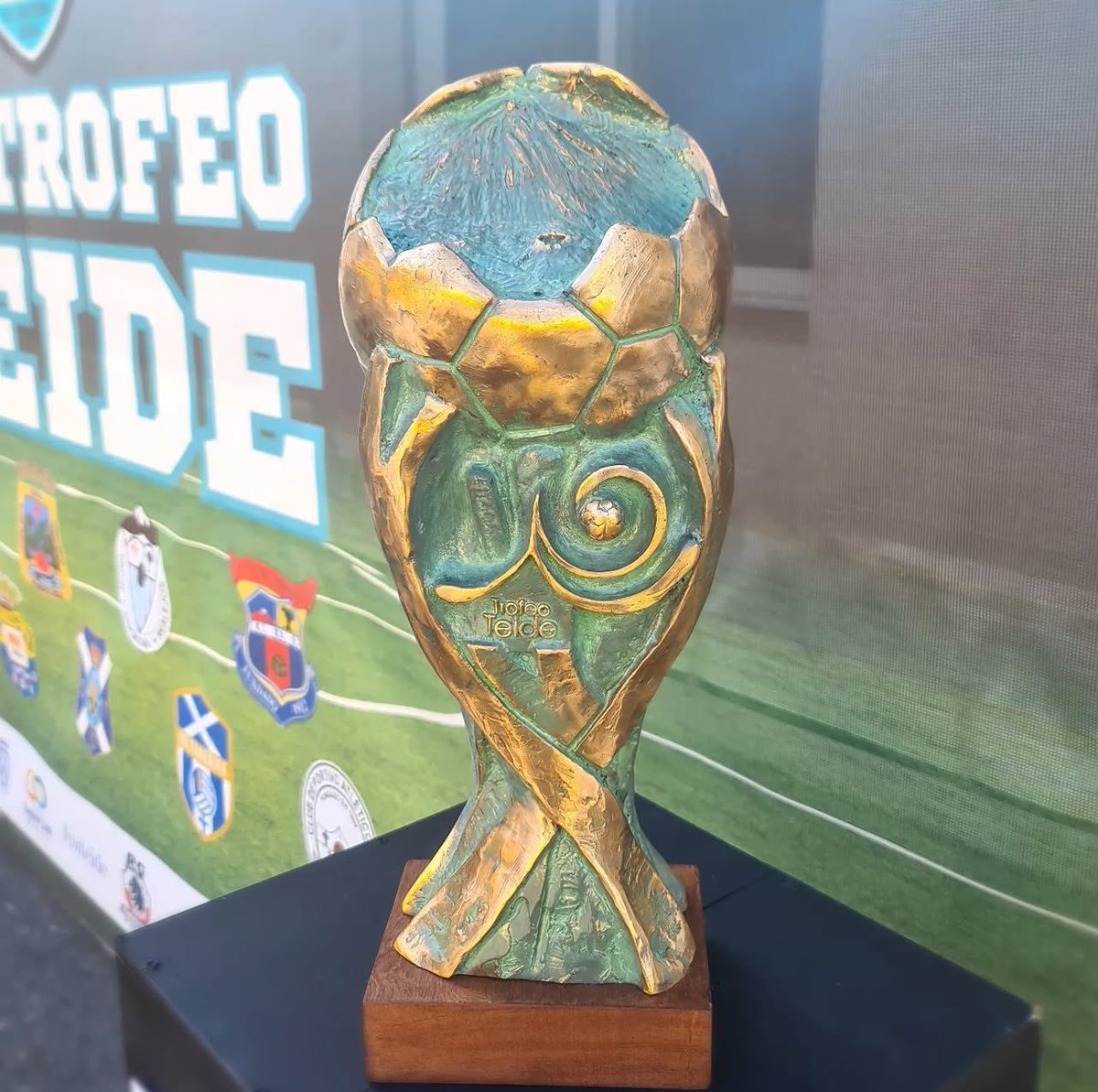 MANOJ DASWANI 🏴 (@mdaswani) on Twitter photo ⚔️🇮🇨 ¿Quieres UNA ENTRADA DOBLE para la final del Trofeo Teide? ¡Haz RT y escribe el nombre del futbolista al que más te ilusiona ver esta tarde en el <a href="/CDTOficial/">CD Tenerife 🏴</a>! ⚔️🇮🇨 ¿Quieres UNA ENTRADA DOBLE para la final del Trofeo Teide? ¡Haz RT y escribe el nombre del futbolista al que más te ilusiona ver esta tarde en el <a href="/CDTOficial/">CD Tenerife 🏴</a>!