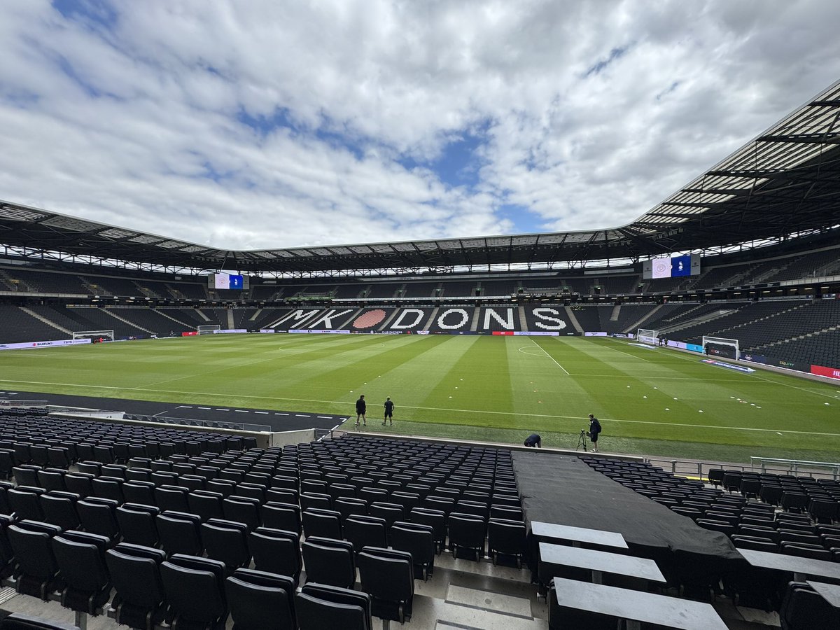 Ian Stringer (@stringersport) on Twitter photo Another season with <a href="/talkSPORT/">talkSPORT</a> 🎤
I’m <a href="/MKDonsFC/">Milton Keynes Dons</a> vs <a href="/OfficialOAFC/">Oldham Athletic</a> in Lg 2 alongside <a href="/TheAdrianDurham/">Adrian Durham</a> who will bring you the very best & quickest reaction to all the football stories this season.
More people are listening to talkSPORT for longer for a reason, they’re the best 📻 Another season with <a href="/talkSPORT/">talkSPORT</a> 🎤
I’m <a href="/MKDonsFC/">Milton Keynes Dons</a> vs <a href="/OfficialOAFC/">Oldham Athletic</a> in Lg 2 alongside <a href="/TheAdrianDurham/">Adrian Durham</a> who will bring you the very best & quickest reaction to all the football stories this season.
More people are listening to talkSPORT for longer for a reason, they’re the best 📻