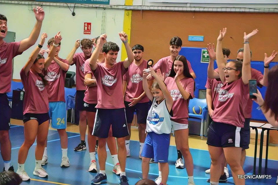 tecnicamp's tweet image. Hoy hemos vivido una jornada espectacular con finales llenas de emoción, bailes con mucho ritmo, nuestro tradicional deslizador acuático, sorteos y premios...

No hay mejor manera de cerrar esta primera semana que con alegría.Seguimos la semana que viene 

#Tecnicamp25