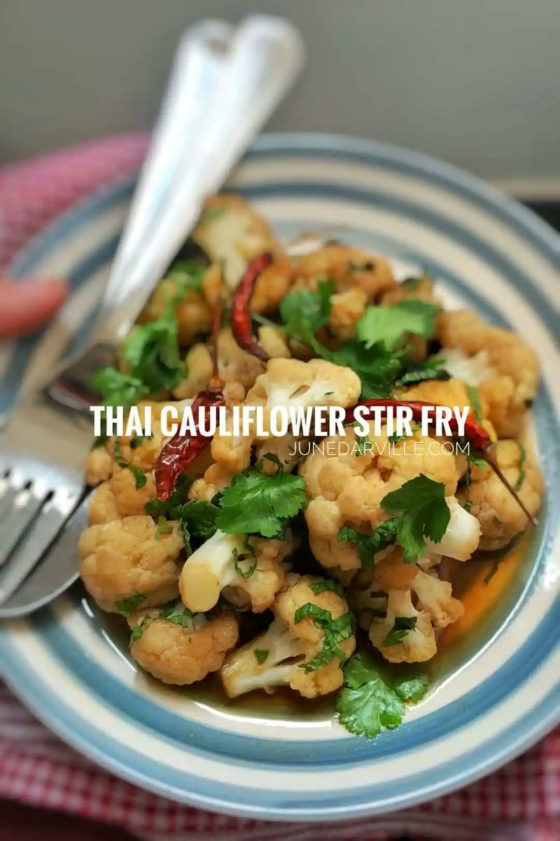 😍 𝐓𝐡𝐚𝐢 𝐂𝐚𝐮𝐥𝐢𝐟𝐥𝐨𝐰𝐞𝐫 𝐒𝐭𝐢𝐫 𝐅𝐫𝐲
😍 Crunchy fresh vegetables in a simple oyster and fish sauce marinade… This #Thai #cauliflower stir fry is a quick and healthy side dish!
😍 𝐑𝐞𝐜𝐢𝐩𝐞 &gt;&gt; junedarville.com/thai-cauliflow…